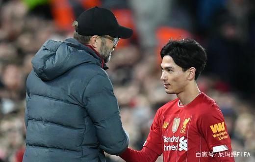 西媒：皇家贝蒂斯高层前往巴塞罗那，商谈罗克转会