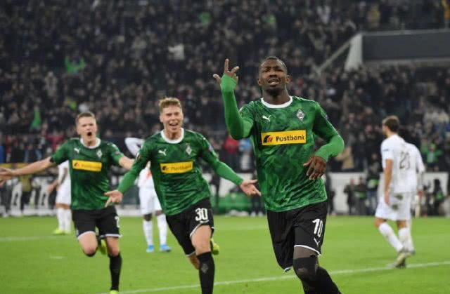 跻身主赛场 跻身主赛场