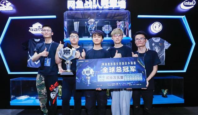 月弯刀世界 月弯刀世界